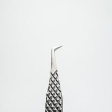 Load image into Gallery viewer, Diamond Dusted Slim L Boot Volume Tweezer