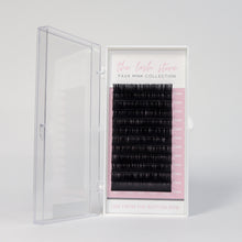 Load image into Gallery viewer, C Curl Ellipse Lashes With Split Tips - The Lash Store
