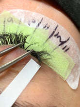 Load image into Gallery viewer, C Curl - 5D Premade WYSPY Fans *will be discontinued